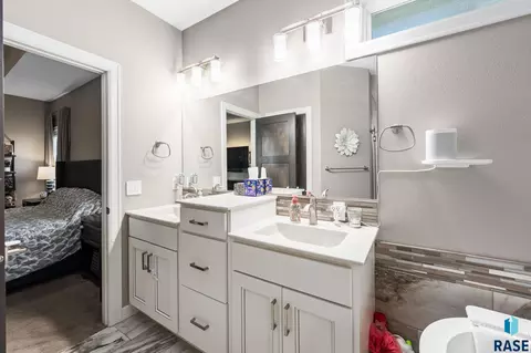 Bath - 7104 E 38th St, Sioux Falls, SD 57110 photo 1 of 10