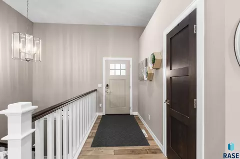 Entry Way - 7104 E 38th St, Sioux Falls, SD 57110 photo 1 of 2