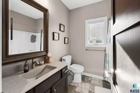 Bath - 7104 E 38th St, Sioux Falls, SD 57110 photo 6 of 10