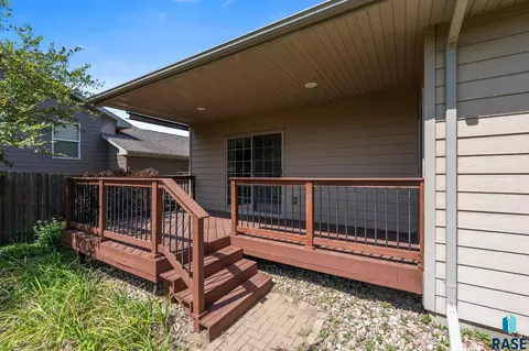 Exterior - 105 E Switch Grass Trl, Brandon, SD 57005 photo 6 of 9