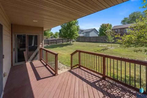 Exterior - 105 E Switch Grass Trl, Brandon, SD 57005 photo 5 of 9