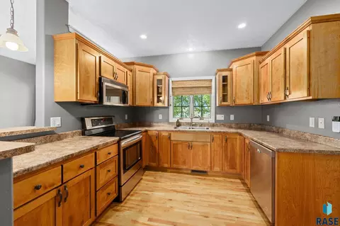 Kitchen - 105 E Switch Grass Trl, Brandon, SD 57005 photo 3 of 3