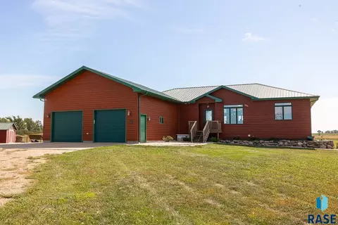 Exterior - 24104 435th Ave, Canova, SD 57321 photo 2 of 5