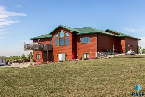 Exterior - 24104 435th Ave, Canova, SD 57321 photo 3 of 5