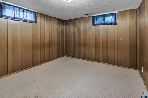 Bedroom - 502 E 10th St, Dell Rapids, SD 57022 photo 3 of 4