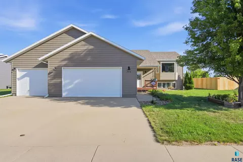 506 Laura St, Harrisburg, SD 57032