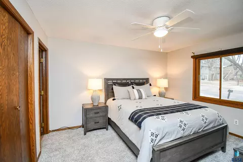 Bedroom - 3305 E 33rd St, Sioux Falls, SD 57103 photo 8 of 17