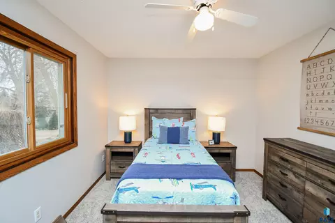 Bedroom - 3305 E 33rd St, Sioux Falls, SD 57103 photo 15 of 17
