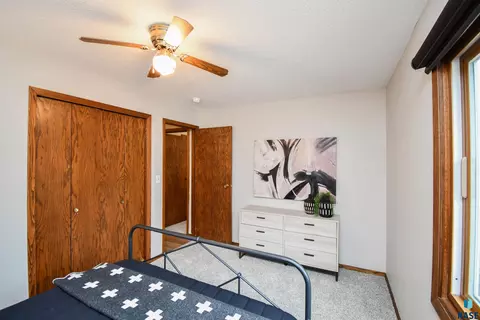 Bedroom - 3305 E 33rd St, Sioux Falls, SD 57103 photo 4 of 17