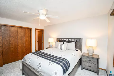 Bedroom - 3305 E 33rd St, Sioux Falls, SD 57103 photo 7 of 17