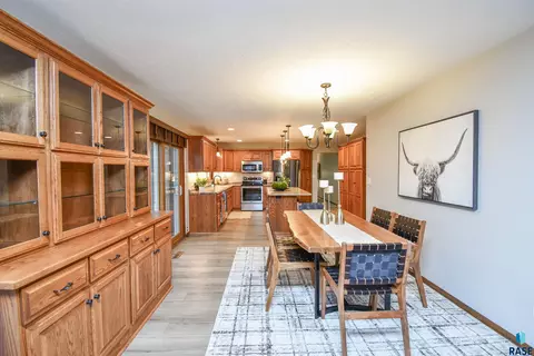 Dining - 3305 E 33rd St, Sioux Falls, SD 57103 photo 2 of 3