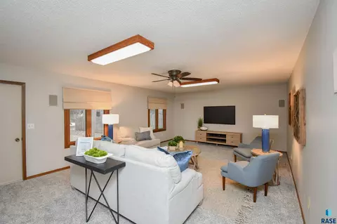 Living - 3305 E 33rd St, Sioux Falls, SD 57103 photo 7 of 11