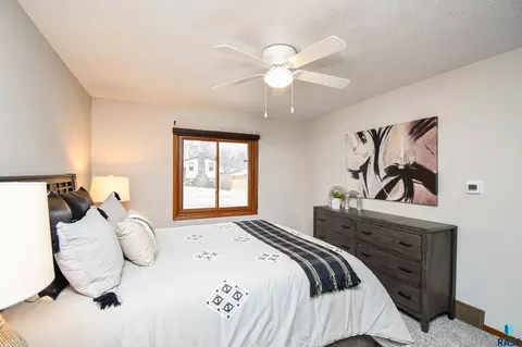 Bedroom - 3305 E 33rd St, Sioux Falls, SD 57103 photo 5 of 17