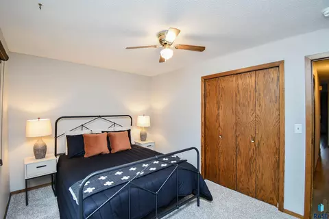 Bedroom - 3305 E 33rd St, Sioux Falls, SD 57103 photo 3 of 17