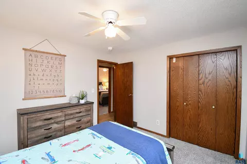 Bedroom - 3305 E 33rd St, Sioux Falls, SD 57103 photo 17 of 17