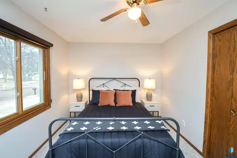 Bedroom - 3305 E 33rd St, Sioux Falls, SD 57103 photo 2 of 17