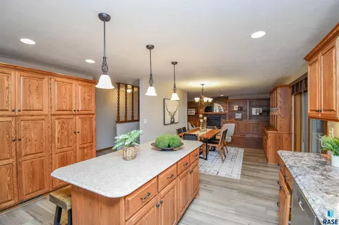 Kitchen - 3305 E 33rd St, Sioux Falls, SD 57103 photo 10 of 10