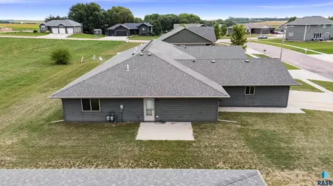 Exterior - 528 Prairie Ave, Baltic, SD 57003 photo 2 of 3