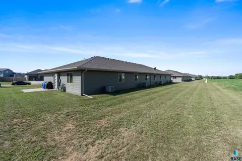 Exterior - 528 Prairie Ave, Baltic, SD 57003 photo 3 of 3