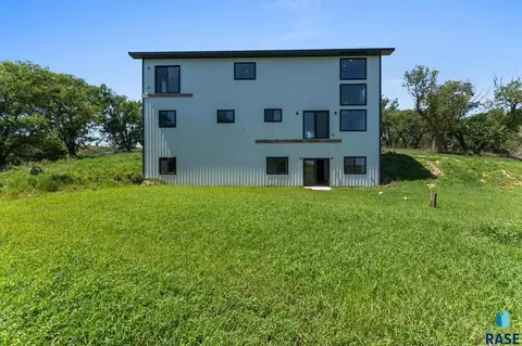 Exterior - 48201 304th St, Alcester, SD 57001 photo 2 of 3