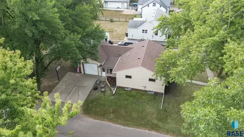 400 S Juniper Ave, Marion, SD 57043