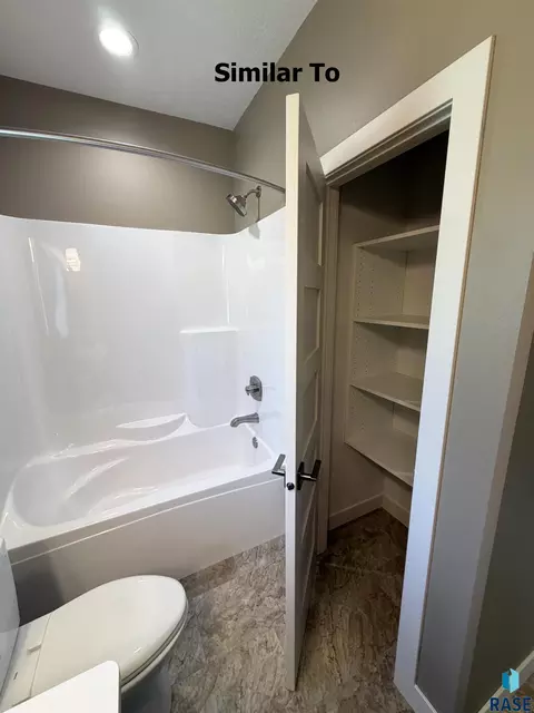 Bath - 7001 E Copper Stone Cir, Sioux Falls, SD 57110 photo 5 of 5