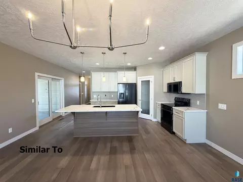 Kitchen - 7001 E Copper Stone Cir, Sioux Falls, SD 57110 photo 2 of 4