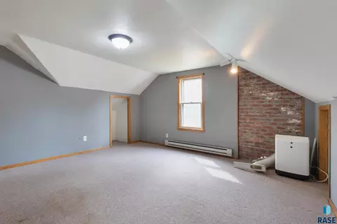 Bedroom - 200 E 5th St, Marion, SD 57043 photo 9 of 14