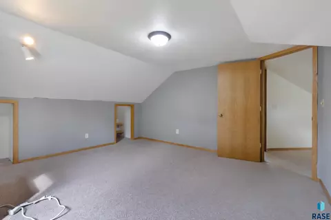 Bedroom - 200 E 5th St, Marion, SD 57043 photo 6 of 14