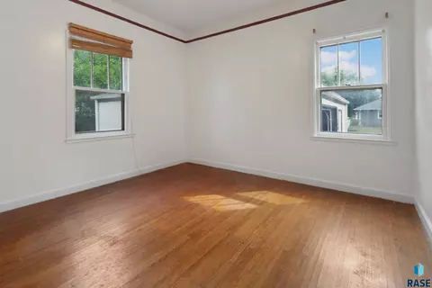 Bedroom - 200 E 5th St, Marion, SD 57043 photo 1 of 14