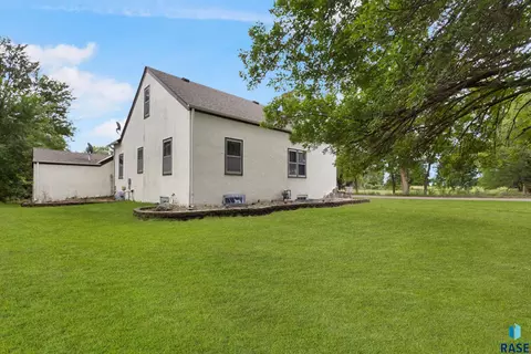 Exterior - 200 E 5th St, Marion, SD 57043 photo 5 of 5