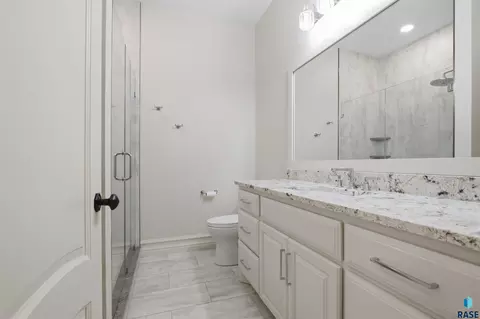 Bath - 217 W 77th St, Sioux Falls, SD 57108 photo 5 of 6
