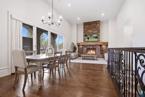 Dining - 217 W 77th St, Sioux Falls, SD 57108 photo 4 of 4