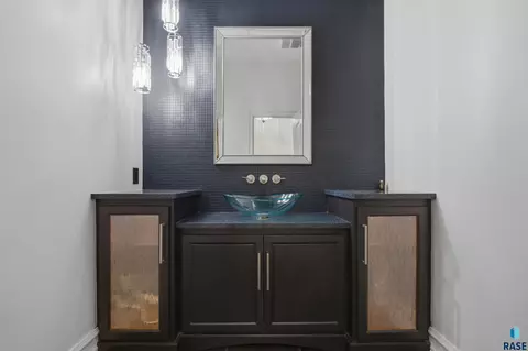 Bath - 217 W 77th St, Sioux Falls, SD 57108 photo 1 of 6