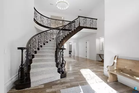 Entry Way - 217 W 77th St, Sioux Falls, SD 57108 photo 2 of 4