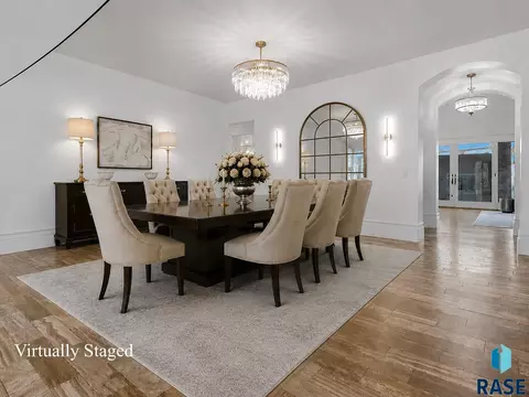 Dining - 217 W 77th St, Sioux Falls, SD 57108 photo 3 of 4