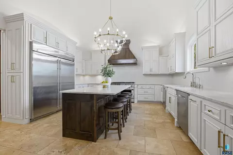 Kitchen - 217 W 77th St, Sioux Falls, SD 57108 photo 3 of 6