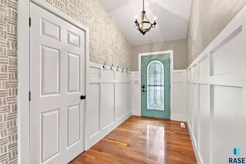 Entry Way - 917 E Heatherwood Dr, Brandon, SD 57005 photo 1 of 1