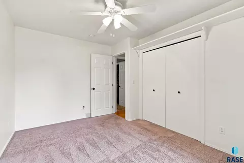 Bedroom - 917 E Heatherwood Dr, Brandon, SD 57005 photo 5 of 9