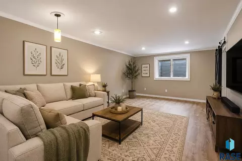 Living - 917 E Heatherwood Dr, Brandon, SD 57005 photo 6 of 8