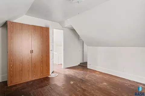 Bedroom - 45018 233 St, Madison, SD 57042 photo 2 of 2