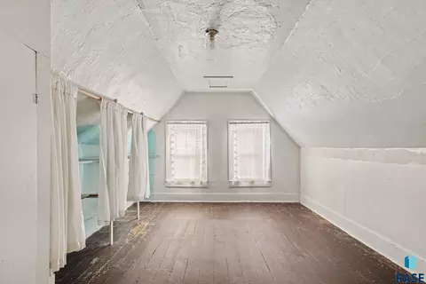Bedroom - 45018 233 St, Madison, SD 57042 photo 1 of 2