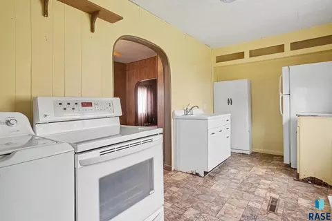 Kitchen - 45018 233 St, Madison, SD 57042 photo 1 of 1