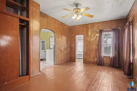 Living - 45018 233 St, Madison, SD 57042 photo 2 of 2