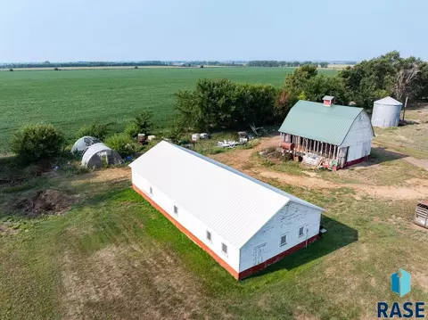 Exterior - 45841 275th St, Parker, SD 57053 photo 1 of 9