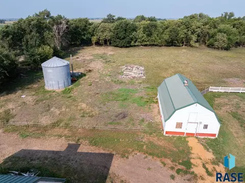 Exterior - 45841 275th St, Parker, SD 57053 photo 8 of 9
