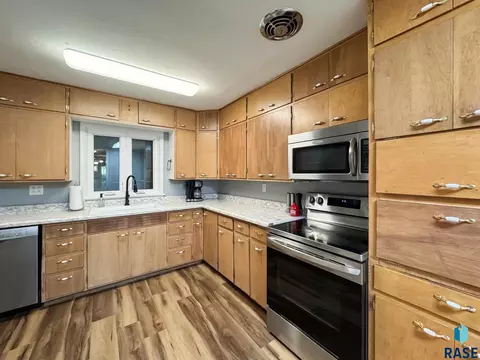 Kitchen - 45841 275th St, Parker, SD 57053 photo 1 of 3