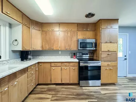 Kitchen - 45841 275th St, Parker, SD 57053 photo 2 of 3