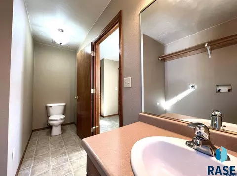 Bath - 3100 E Bragstad Dr, Sioux Falls, SD 57103 photo 3 of 3