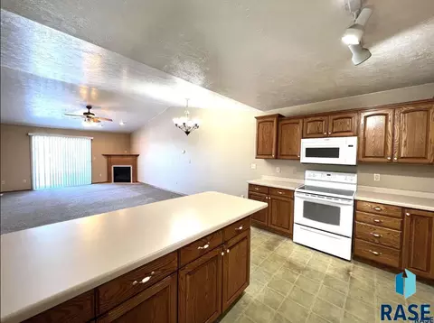 Kitchen - 3100 E Bragstad Dr, Sioux Falls, SD 57103 photo 1 of 3